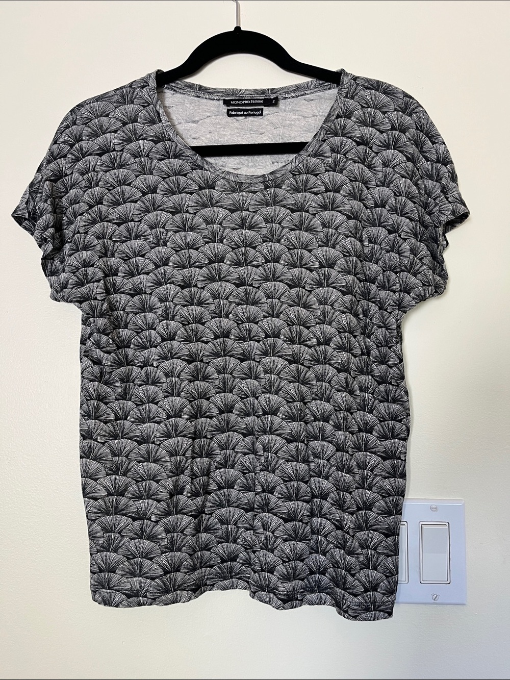 Black & White Gingko Fan Print Linen Scoopneck Tee